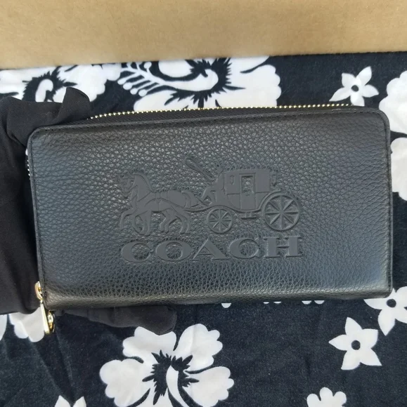 Rare Coach Black Pebbled Leather Wallet With Red Interior - Picture 11 of 13